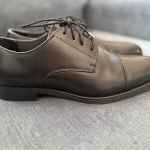 Nordstrom "Ortholite" men's black leather cap-toe Oxford shoes